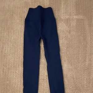High-Waisted SculptKnit® Essential Legging
Size: S
Color: Navy